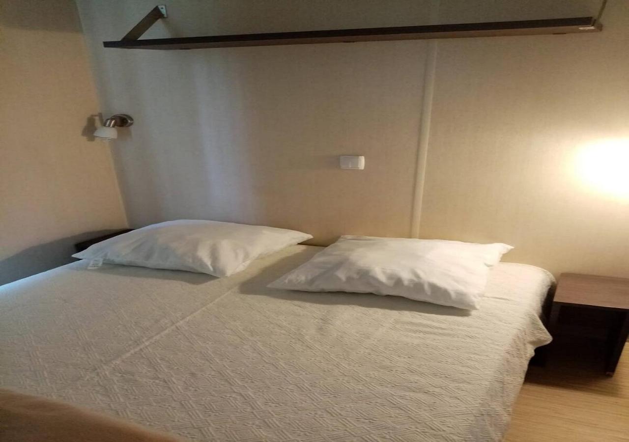 Camping D'antheron - Mobile-home - 6 Pers - 3 Ch - Piscine La Roque-d'Antheron